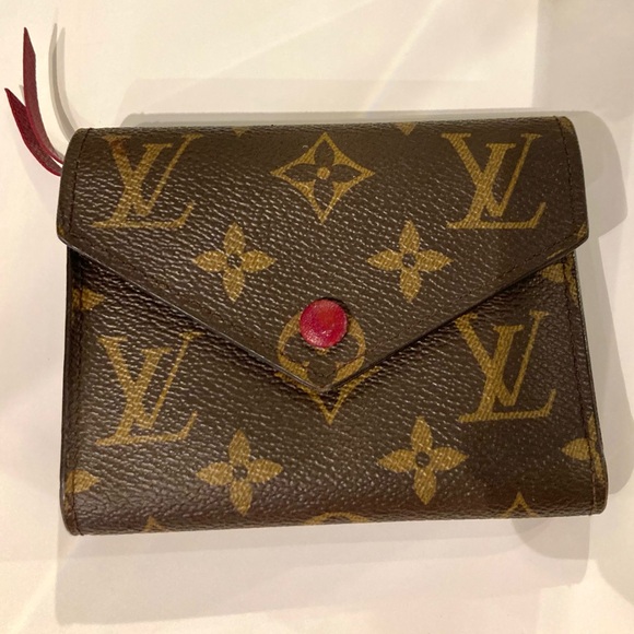 SOLD❤️100% automatic Louis Vuitton wallet Monogram Victorine Wallet Fuchsia - Picture 1 of 7